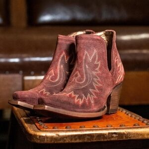 Ariat Dixon Merlot Embroidered Ankle Booties Cowboy Boots Size 7.5 NIB